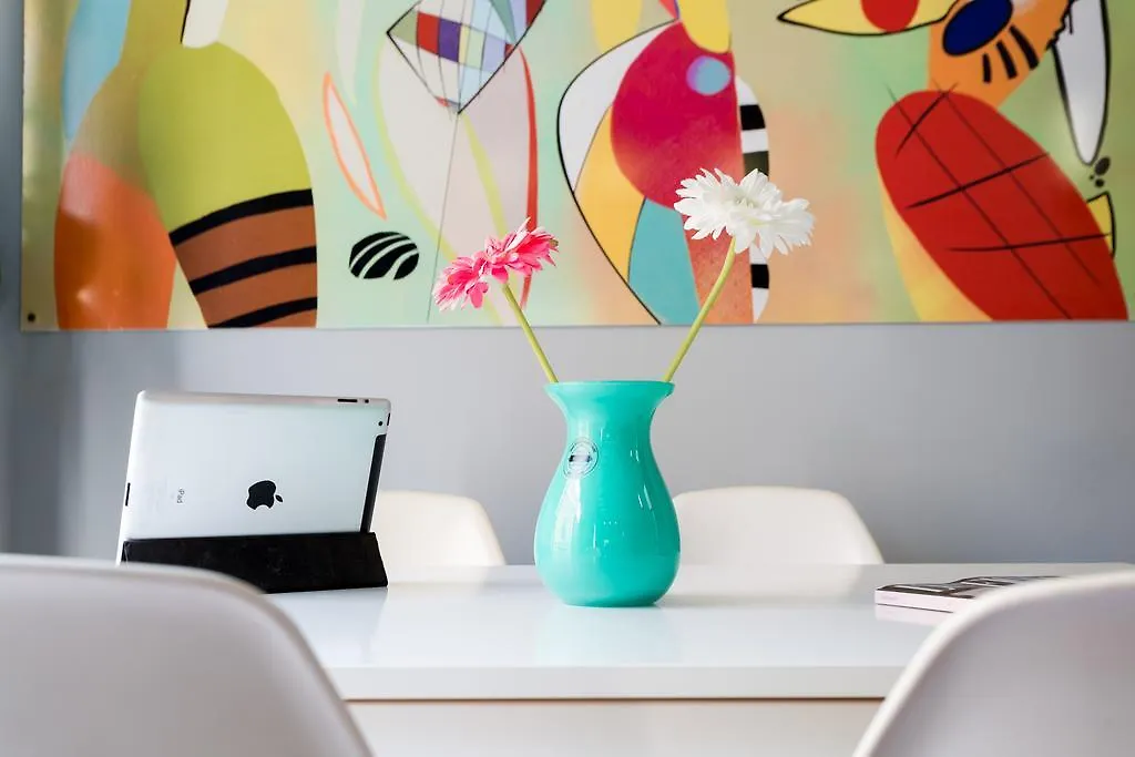 Mint Urban Suites Cosmopolitan Apartment Seville