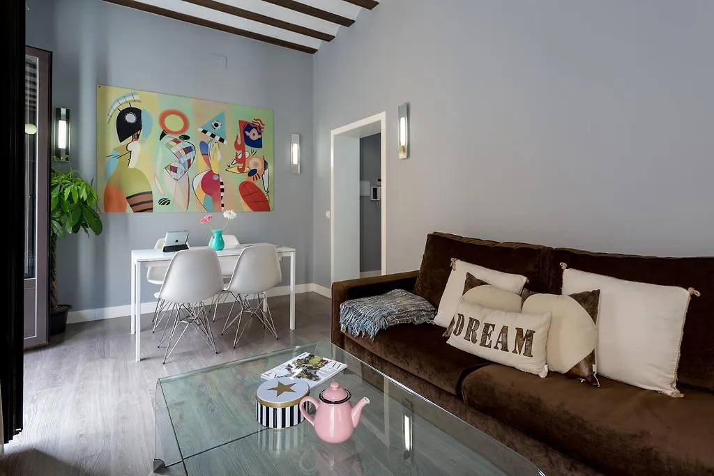 Mint Urban Suites Cosmopolitan Apartment 세비야 0*,  스페인