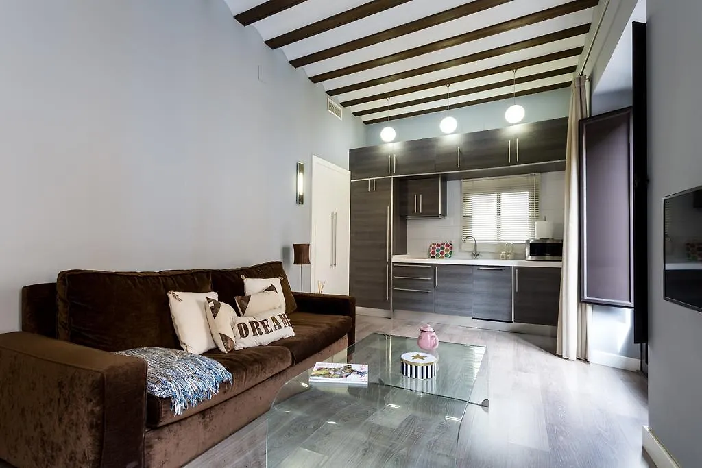 Mint Urban Suites Cosmopolitan Apartment 세비야 0*,