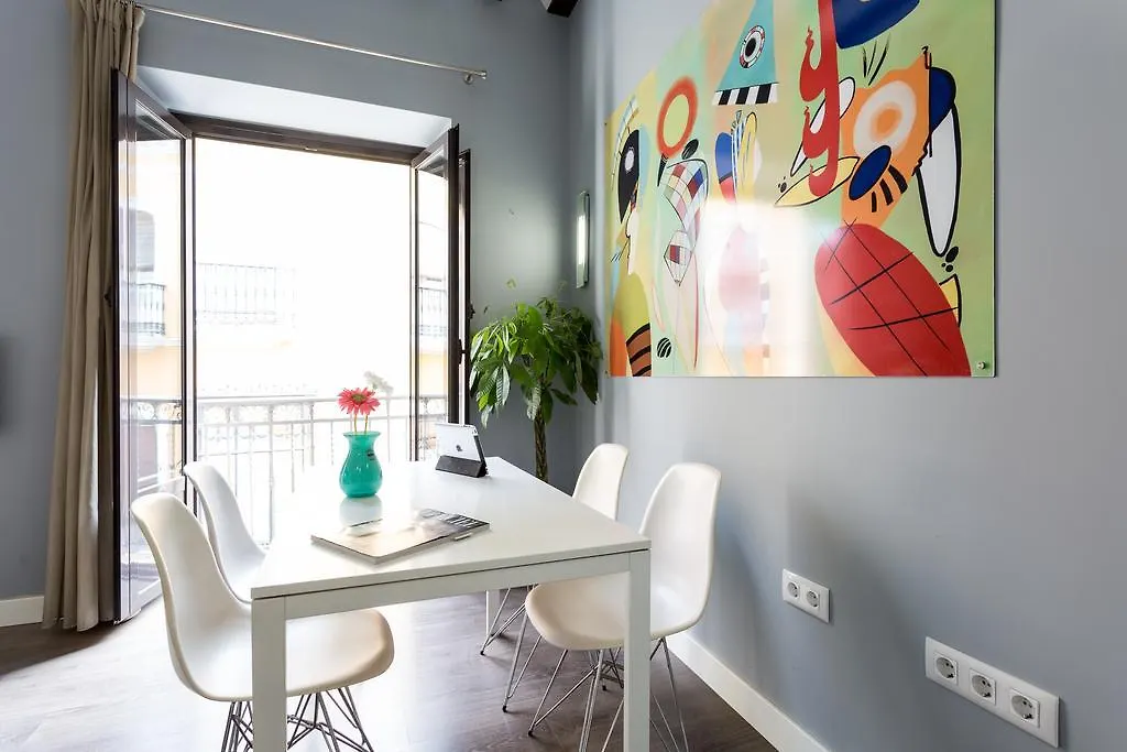 Mint Urban Suites Cosmopolitan Apartment 세비야