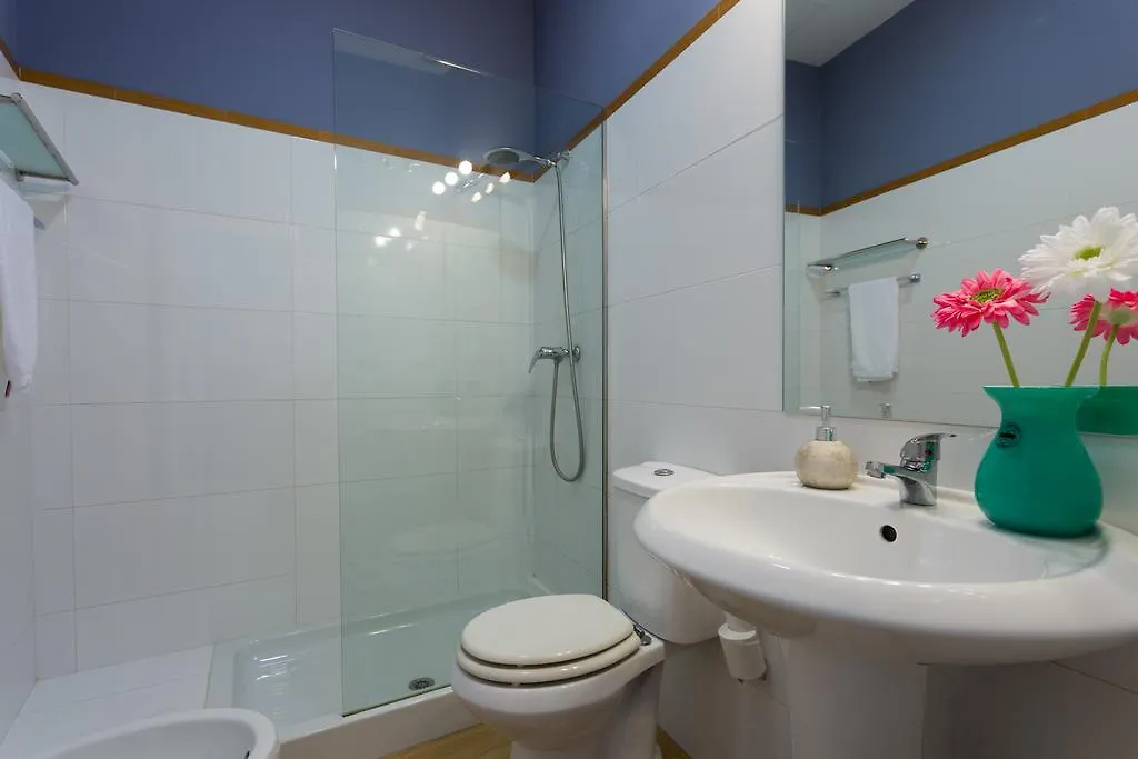 Mint Urban Suites Cosmopolitan Apartment 세비야
