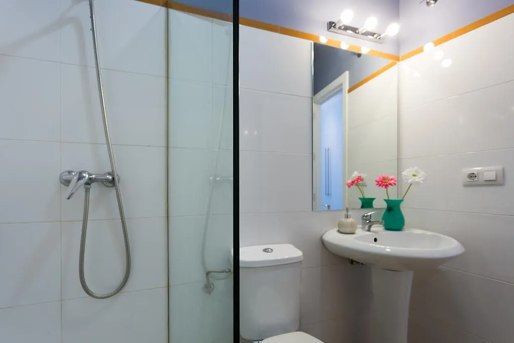 Mint Urban Suites Cosmopolitan Apartment 세비야