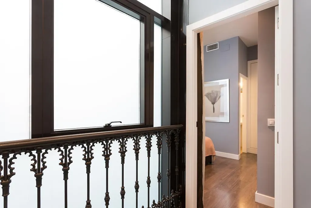 Mint Urban Suites Cosmopolitan Apartment Seville